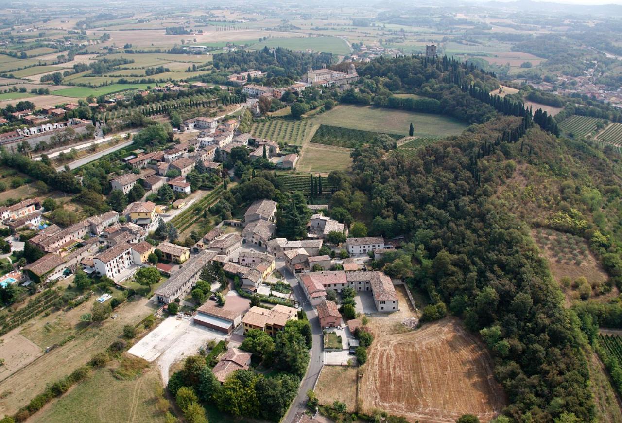 Dall Ingles Bed & Breakfast Cavriana Bagian luar foto