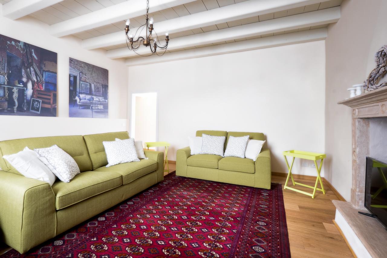 Dall Ingles Bed & Breakfast Cavriana Bagian luar foto
